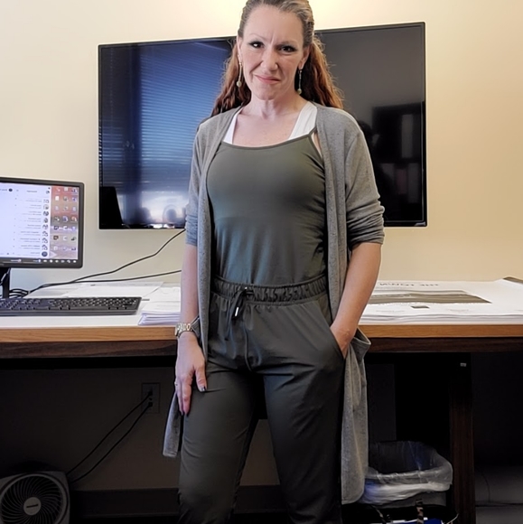 Zyia Olive Everywhere Pants - Sm - Picture 3 of 7